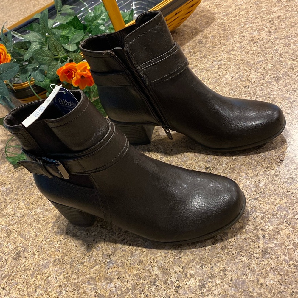Croft & Barrow Ortholite Boots With FLAWS 6 1/2 Med Brown